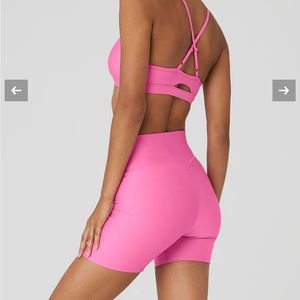 alo airlift intrigue bra and energy short